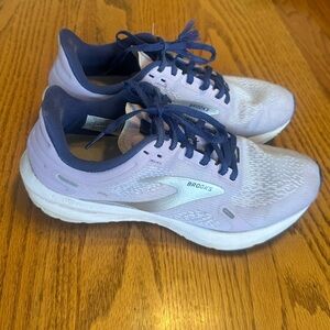 Brooks Women's Sneakers - Light Purple and Navy
